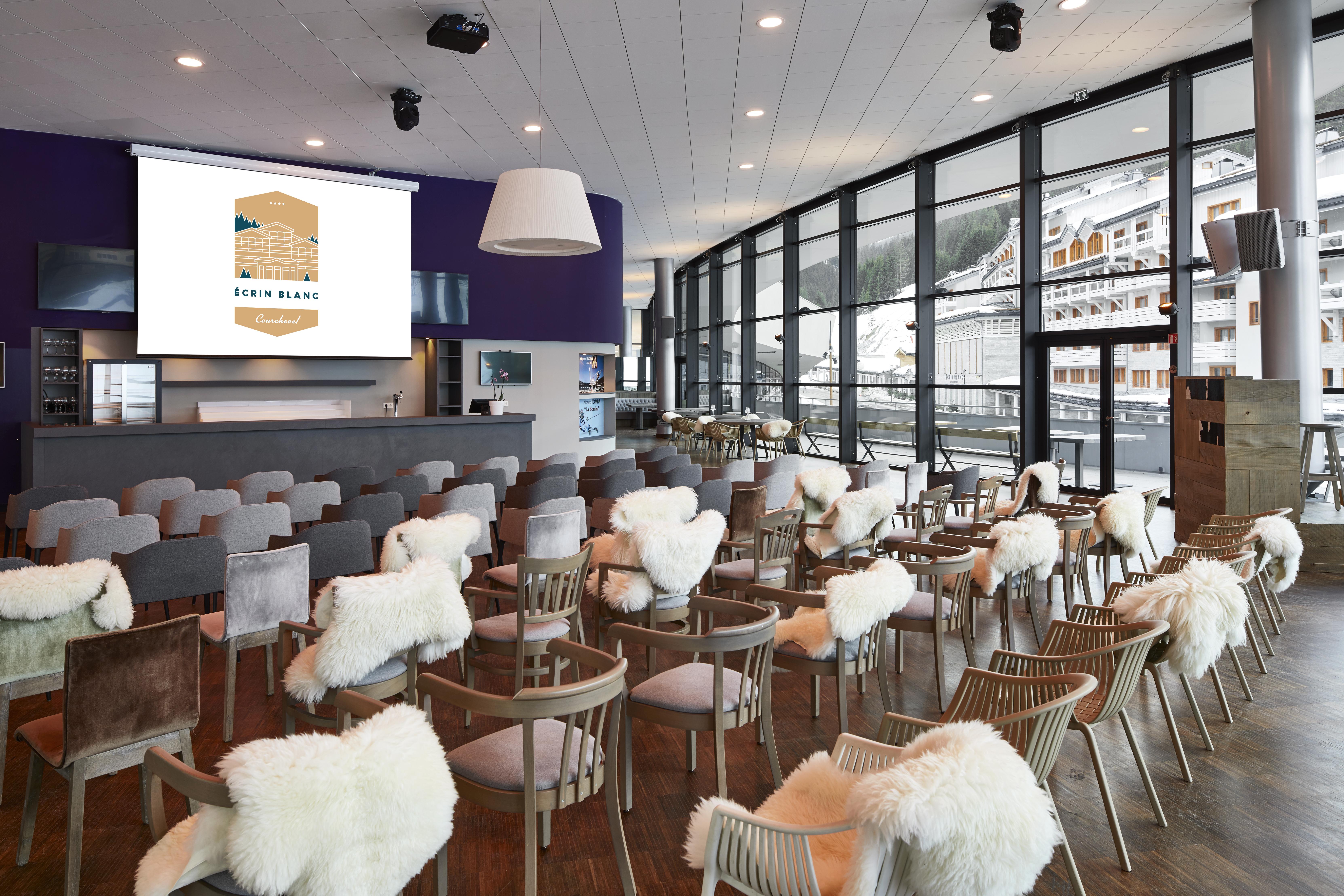 Ecrin Blanc - Aquapark 4* Courchevel